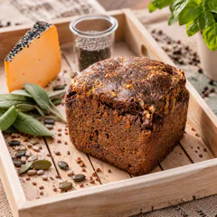 500 g Cheddar-Walnuss-Butterschinkenspeck-Brot